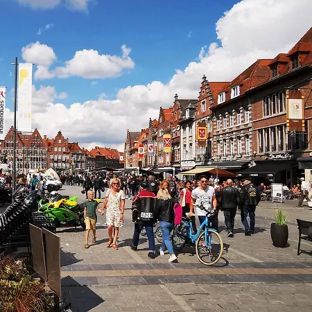 Et Parking Privatif Le Long De L Escaut *